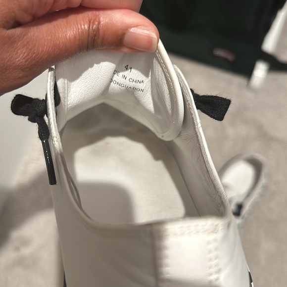 Used - Picture 2 of 4